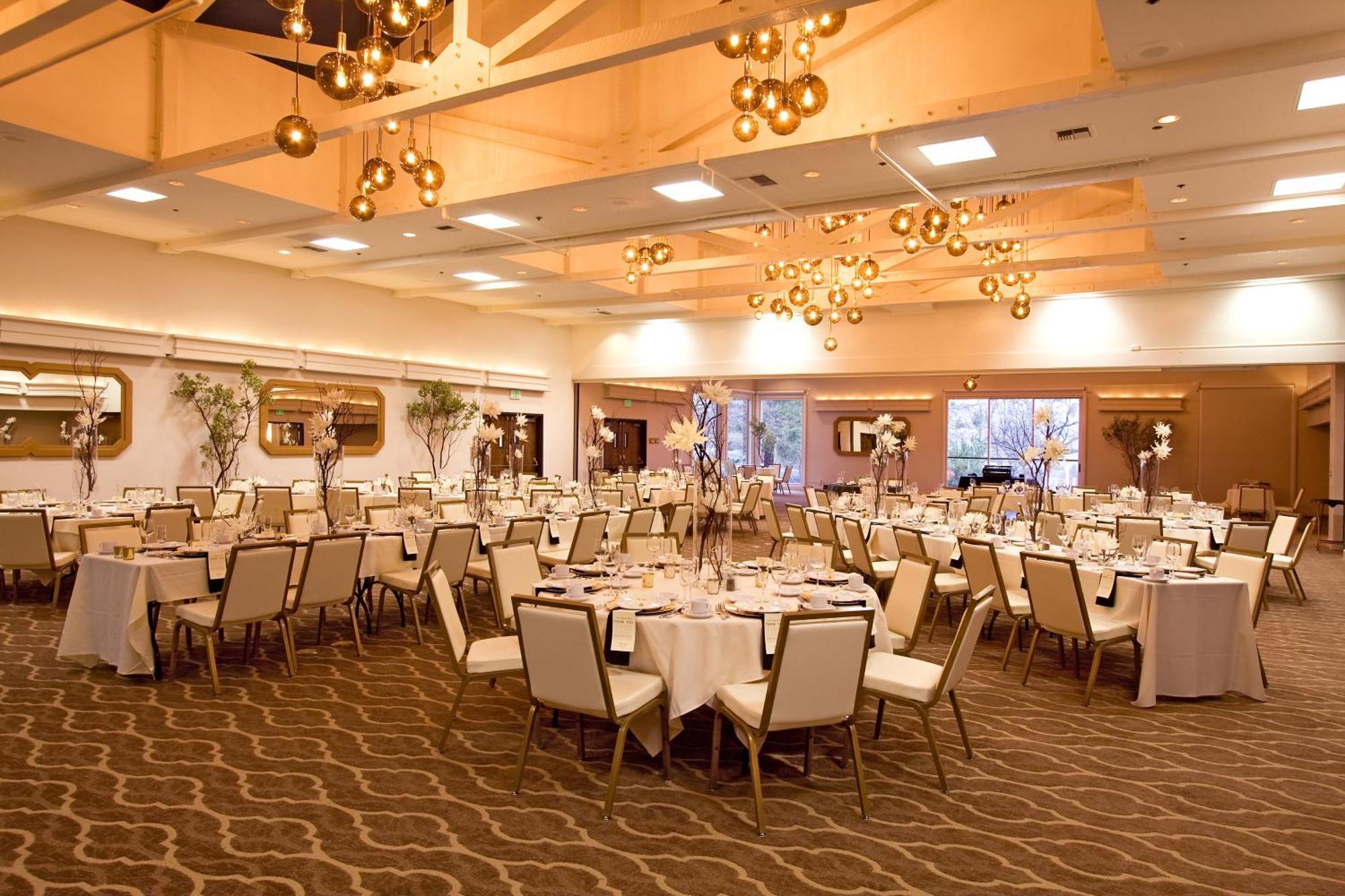 Ashland Hills Hotel & Suites Ngoại thất bức ảnh